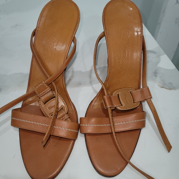 Salvatore Ferragamo tan F wedge shoe - Picture 5 of 9